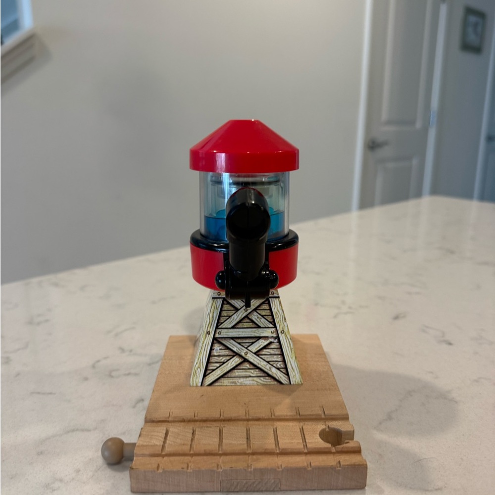 Thomas the Train Water Tower - Picture 5 of 7